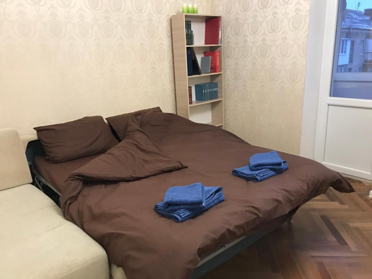 Sunny Apartment Overlooking The Royal Village Kiev Bagian luar foto